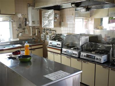 Fujisaki communal kitchen